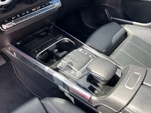 Used 2021 Mercedes-Benz GLB 250 image 25