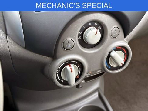 Used 2014 Nissan Versa SV image 23