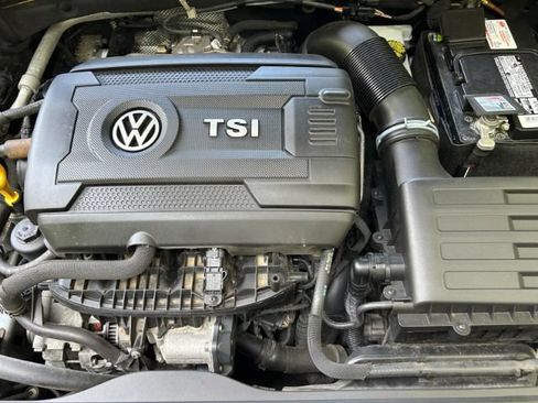 Used 2018 Volkswagen Golf S FWD image 38