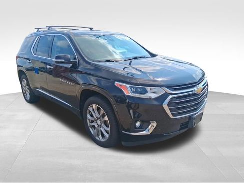 Used 2018 Chevrolet Traverse Premier w/ Driver Confidence II Package FWD image 3