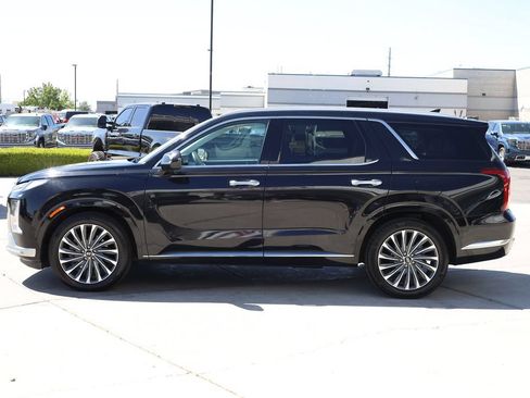 Used 2024 Hyundai Palisade Calligraphy AWD/4WD image 3