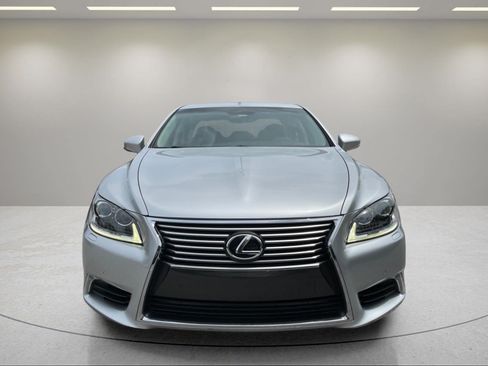 Used 2015 Lexus LS 460 w/ Comfort Package RWD image 8