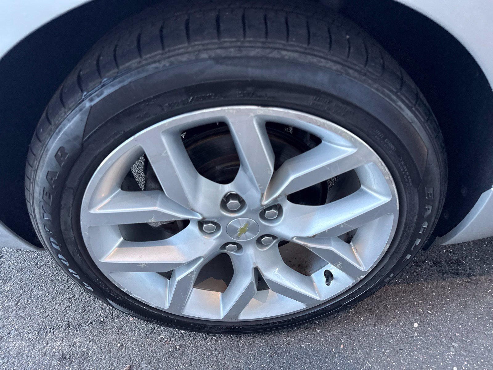 Used 2015 Chevrolet Impala LTZ FWD image 13