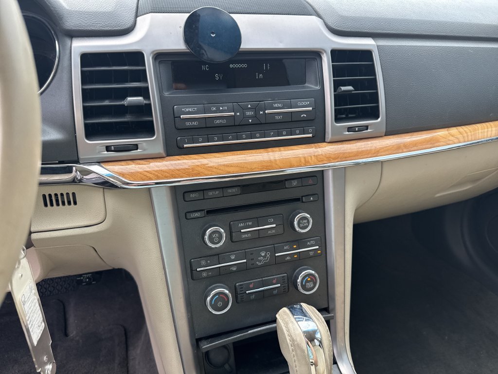 Used 2012 Lincoln MKZ FWD image 23