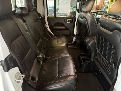 Used 2023 Jeep Gladiator Rubicon w/ Cold Weather Group image 14