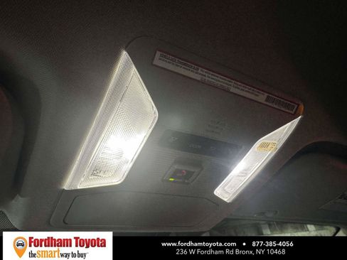 Used 2023 Toyota RAV4 LE AWD/4WD image 29