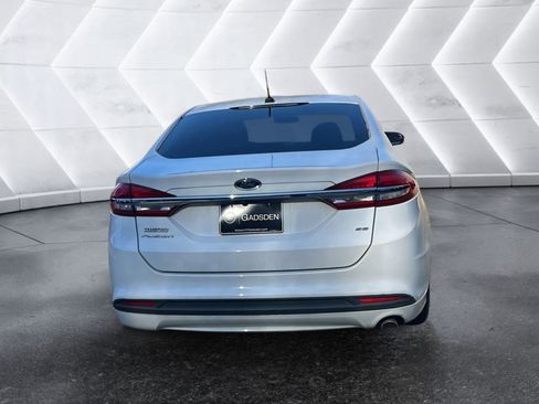 Used 2018 Ford Fusion SE image 4