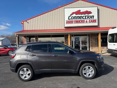 Used 2022 Jeep Compass Latitude w/ Convenience Group image 3