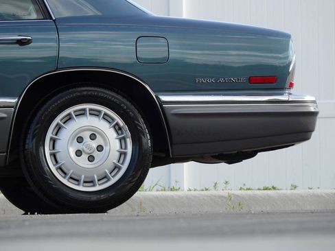 Used 1993 Buick Park Avenue Ultra FWD image 16