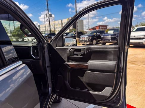 Used 2020 GMC Sierra 1500 SLT image 16