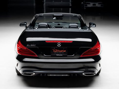 Used 2019 Mercedes-Benz SL 550 image 28