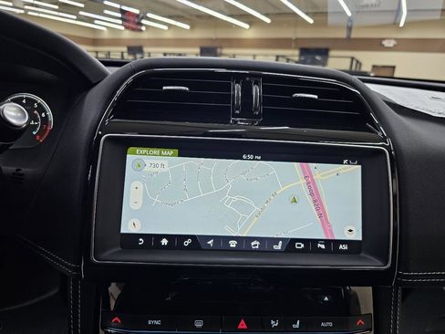 Used 2017 Jaguar F-PACE S AWD/4WD image 31