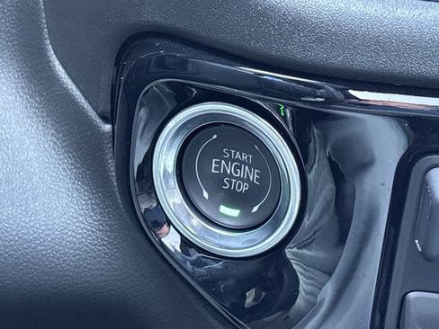 Used 2025 Chevrolet Silverado 2500 ZR2 w/ Technology Package image 33