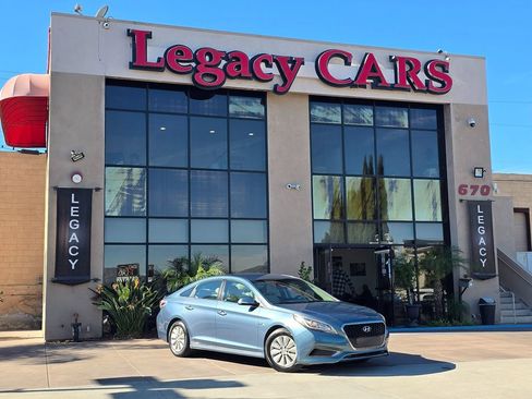 Used 2016 Hyundai Sonata SE image 2