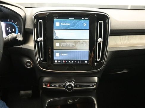 Used 2024 Volvo XC40 B5 Plus w/ Climate Package image 12