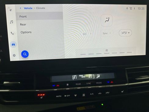 Used 2025 Toyota Sienna XLE image 31