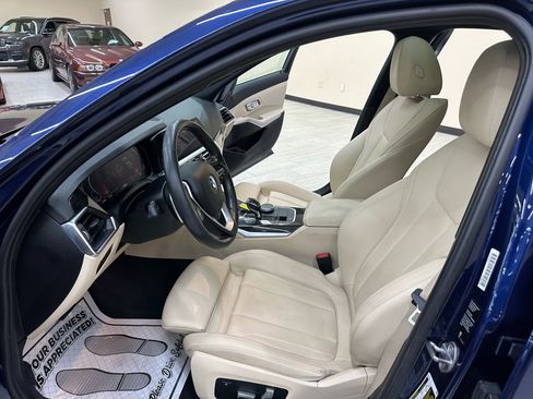 Used 2019 BMW 330i xDrive Sedan w/ Driving Assistance Package image 19