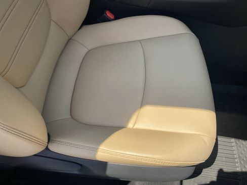 Used 2022 Toyota RAV4 XLE Premium image 24