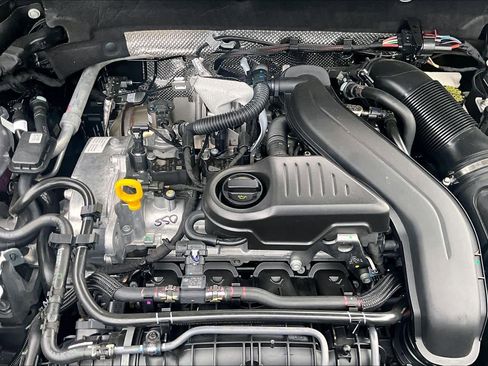 New 2026 Volkswagen Taos SE FWD image 17