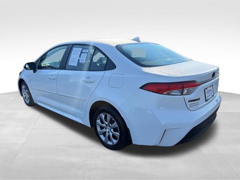 Used 2024 Toyota Corolla LE FWD image 4