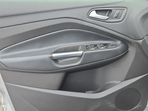 Used 2019 Ford Escape SEL image 9