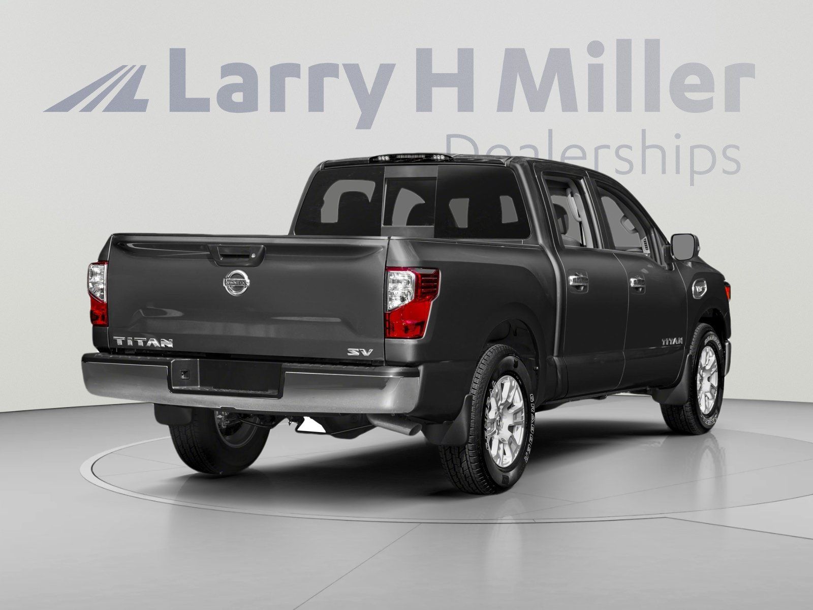 Used 2017 Nissan Titan SV RWD image 2