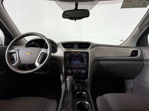 Used 2017 Chevrolet Traverse LT FWD image 14