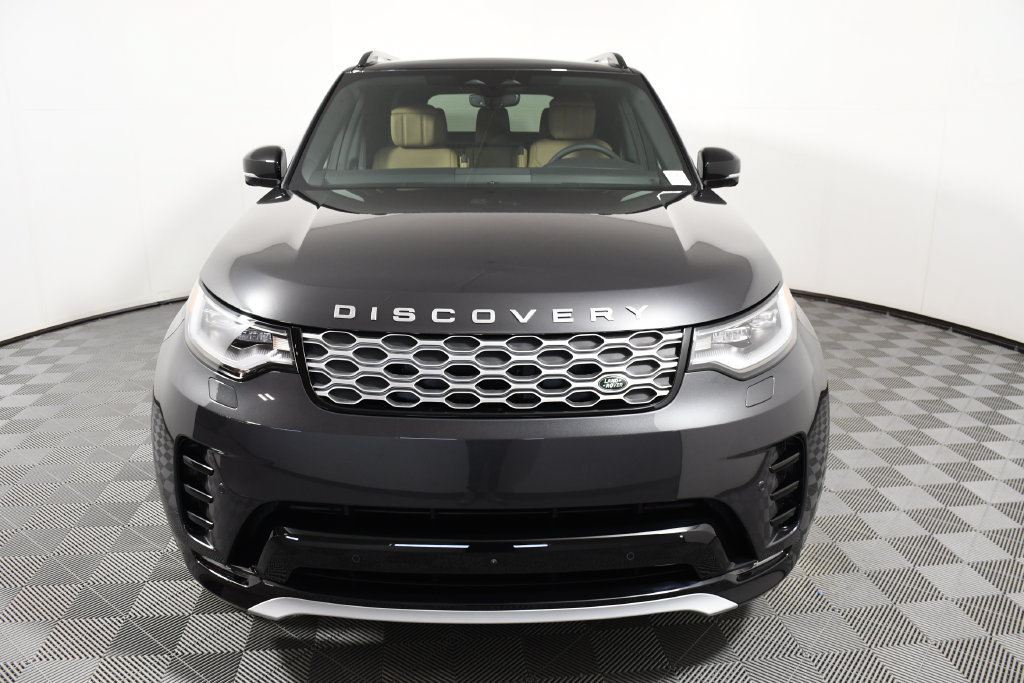 Certified 2026 Land Rover Discovery Limited Edition AWD/4WD image 10