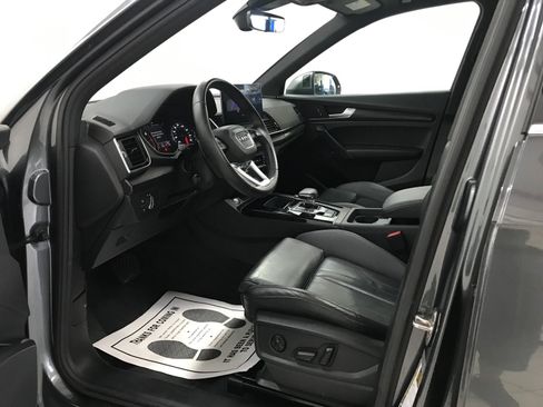 Used 2023 Audi Q5 2.0T Premium w/ Convenience Package AWD/4WD image 9