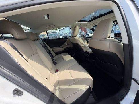 Used 2021 Lexus ES 250 w/ Premium Package AWD/4WD image 15