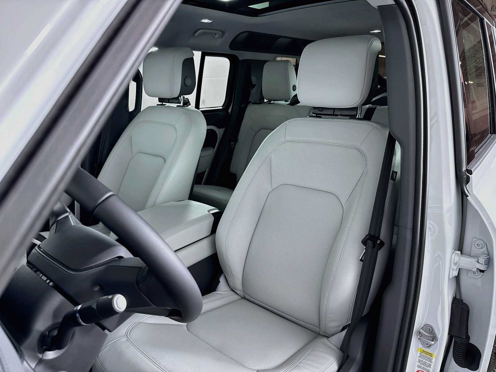New 2026 Land Rover Defender 110 X-Dynamic SE AWD/4WD image 10