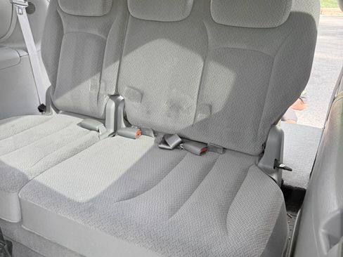 Used 2006 Dodge Grand Caravan SXT FWD image 22
