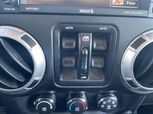 Used 2015 Jeep Wrangler Unlimited Sahara w/ Max Tow Package image 27