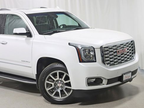 Used 2019 GMC Yukon Denali image 2