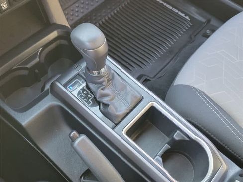 Used 2020 Toyota Tacoma TRD Sport image 19