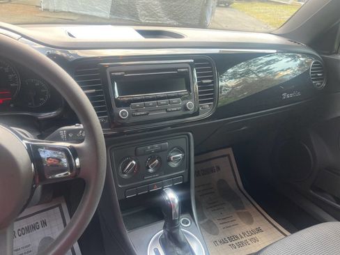 Used 2012 Volkswagen Beetle 2.5 image 7