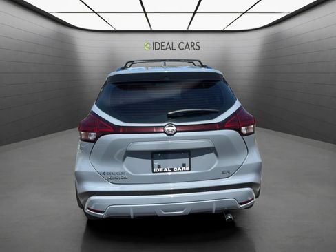 Used 2022 Nissan Kicks SR w/ Premium Package FWD image 6