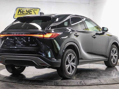 Used 2025 Lexus RX 350 FWD w/ Accessory Package image 4