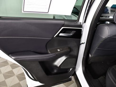 Used 2023 Mitsubishi Outlander SE AWD/4WD image 45