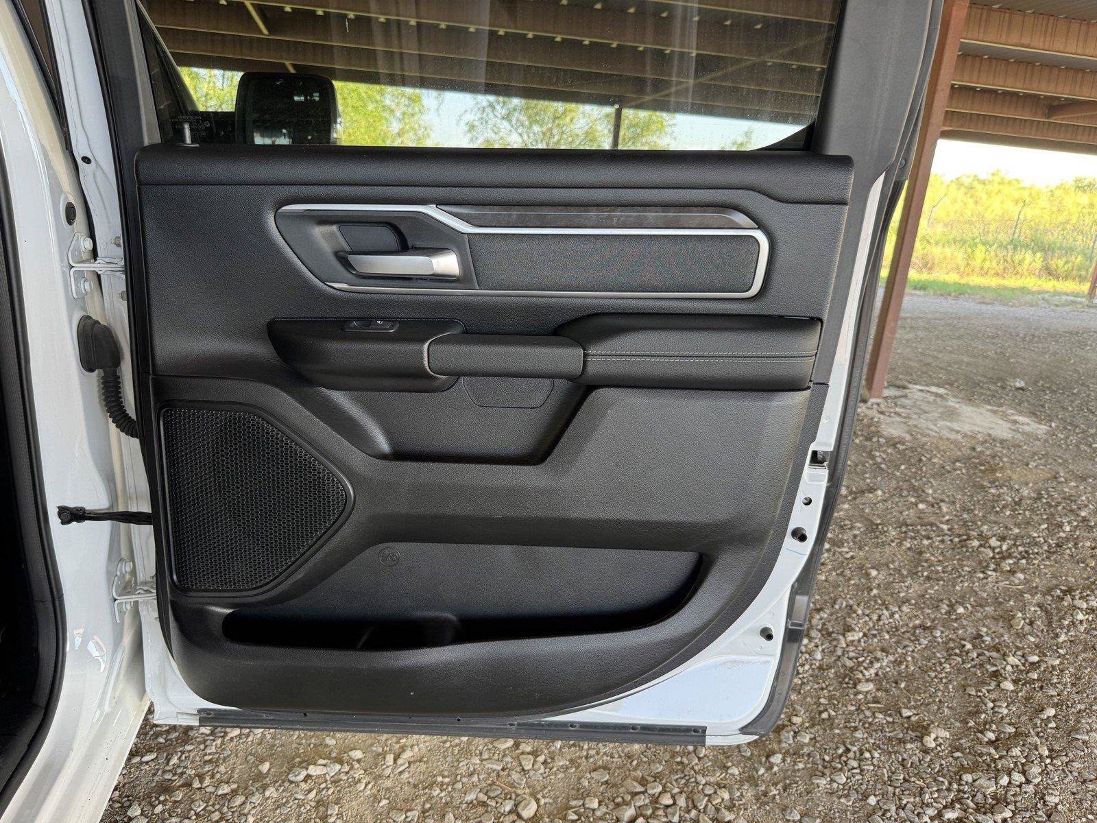Used 2023 RAM 1500 Big Horn AWD/4WD image 32