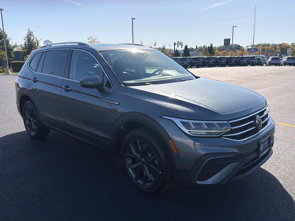 Certified 2023 Volkswagen Tiguan SE w/ Panoramic Sunroof Package AWD/4WD 360° Tour
