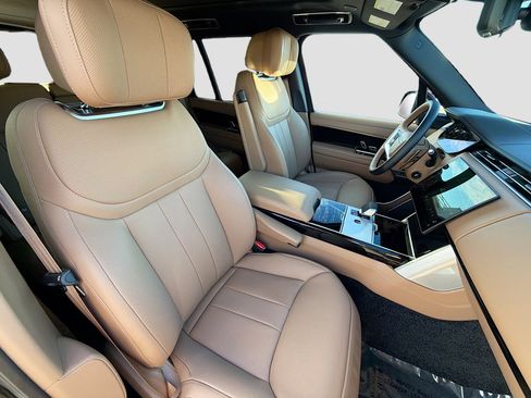 Used 2025 Land Rover Range Rover Autobiography image 15