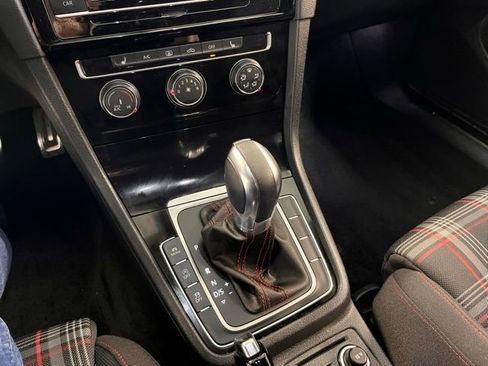 Used 2019 Volkswagen GTI SE image 28