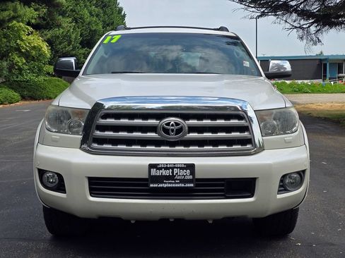 Used 2017 Toyota Sequoia Platinum RWD image 9