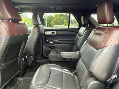 Certified 2022 Ford Explorer Platinum w/ Equipment Group 601A RWD image 21