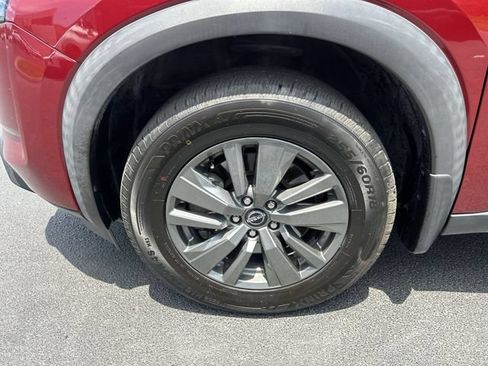 Certified 2022 Nissan Pathfinder SV FWD image 16