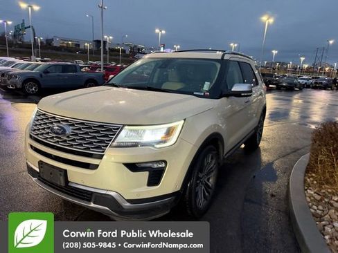 Used 2018 Ford Explorer Platinum image 3