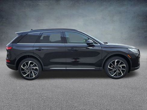 New 2026 Lincoln Corsair Reserve w/ Towing Package image 8