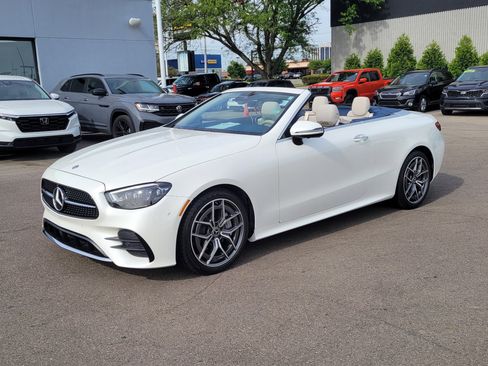 Used 2021 Mercedes-Benz E 450 4MATIC Cabriolet image 2
