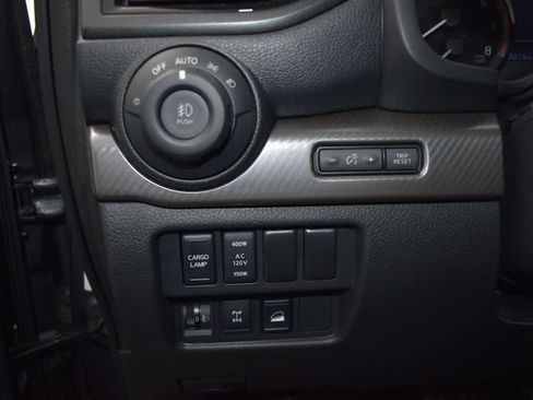 Used 2023 Nissan Titan PRO-4X w/ Pro-4x Convenience Package image 15